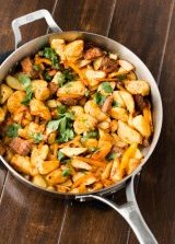 5 ingredient steak hash for an easy and healthier dinner tonight! (plus the husband had 4 bowls of it so it's clearly husband approved) ohsweetbasil.com