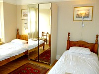 A typical twin room at Blackheath Bed and Breakfast