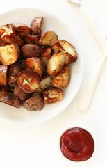 BEST EVER Breakfast Potatoes! Three simple steps to crispy potato perfection #vegan #glutenfree