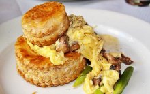 Eggs with mushrooms and asparagus on puff pastry at Balthazar (Photo: BetsyWeber/Flickr CC)