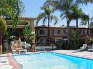 The Dixie Hollywood. Hotel Reservations for Hollywood and Los Angeles. [Photo Credit: LAtourist.com]